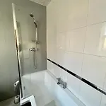 Honeybee House בית נופש *